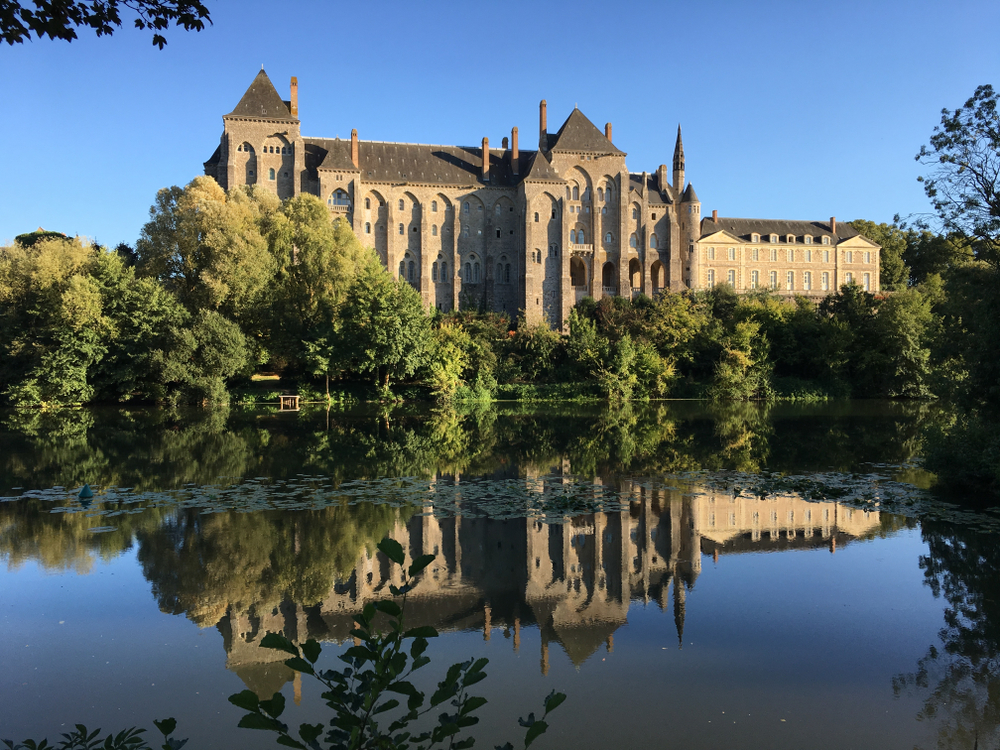 Abbaye de Solesmes Sarthe shutterstock 1175056051, Sarthe