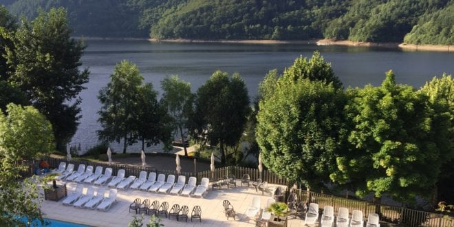 Camping la Source Lac de Sarrans, glamping Midden-Frankrijk