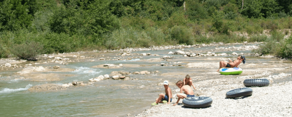 Kopie van Camping LHirondelle Drome rivier, camping l'hirondelle