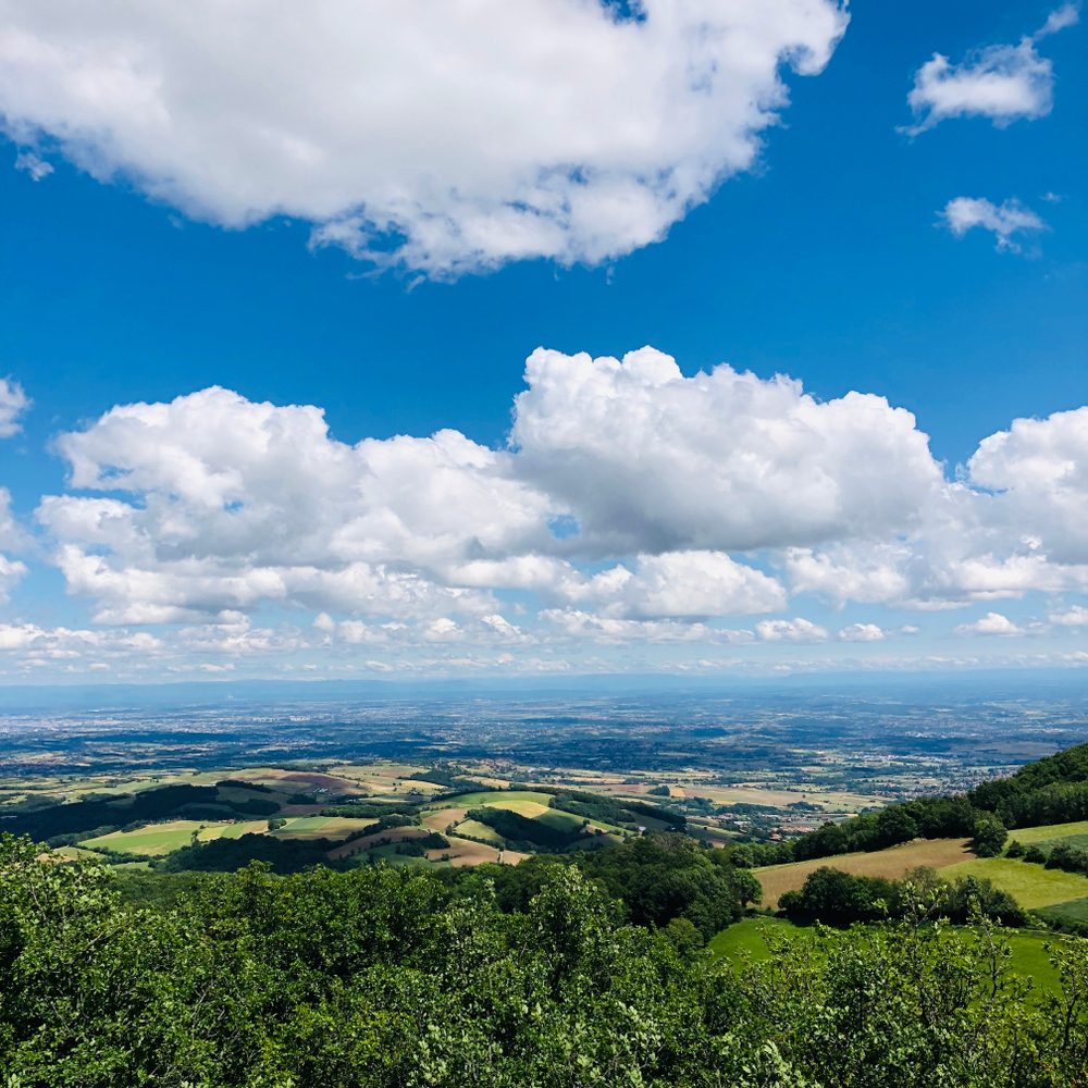 Monts du Lyonnais Rhône shutterstock 1425418988, Bezienswaardigheden in de Rhône