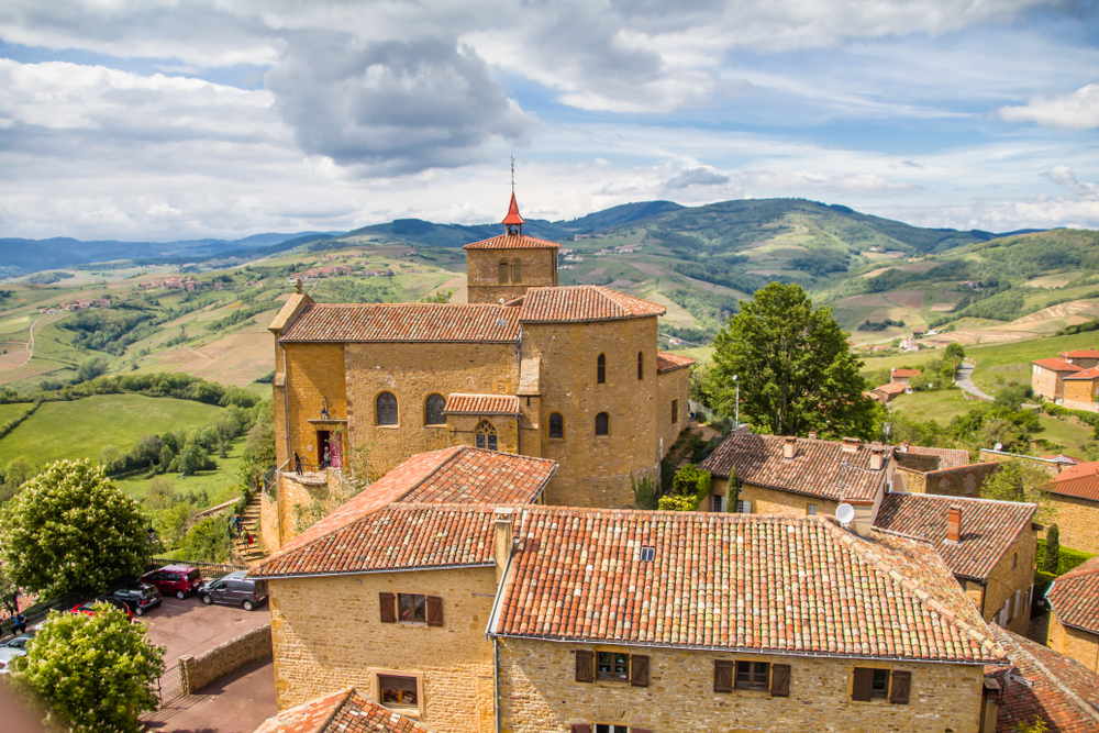 Oingt Rhône shutterstock 1420680332, Rhône