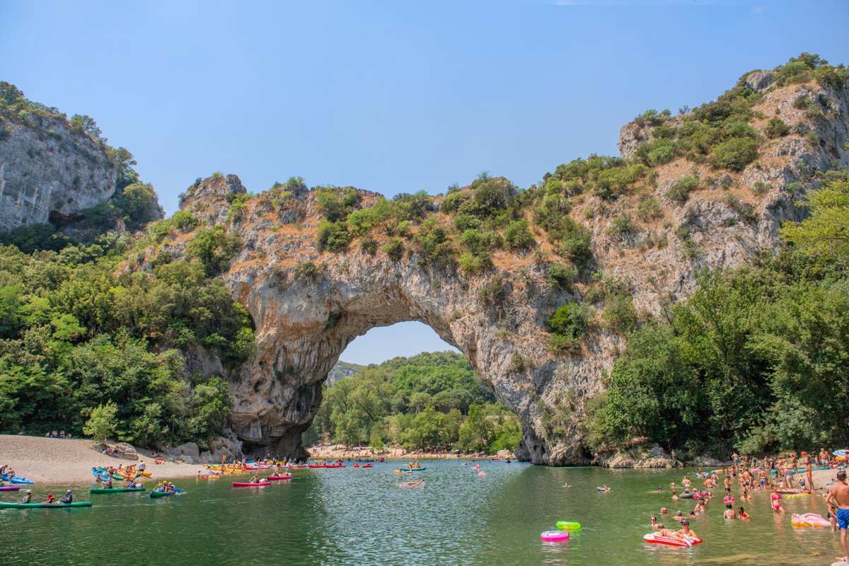 1200 800 Fill 85 RCN la Bastide en Ardèche camping aan de rivier de Ardèche omgeving 12.jpg 0.0000 0,