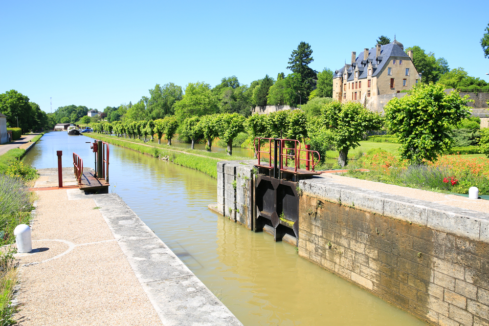 Kanaal van Nivernais Nievre, Bezienswaardigheden Nièvre