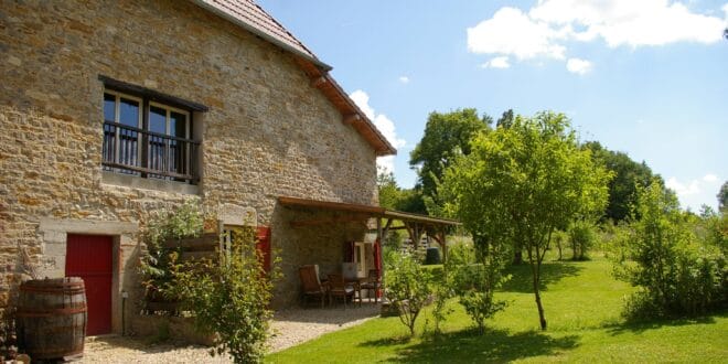 vakantiehuizen jura natuurhuisje villerseine, rustieke natuurhuisjes in de Jura