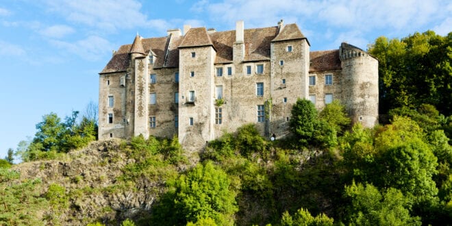 Chateau Boussac Creuse shutterstock 79591918, Bezienswaardigheden in Creuse