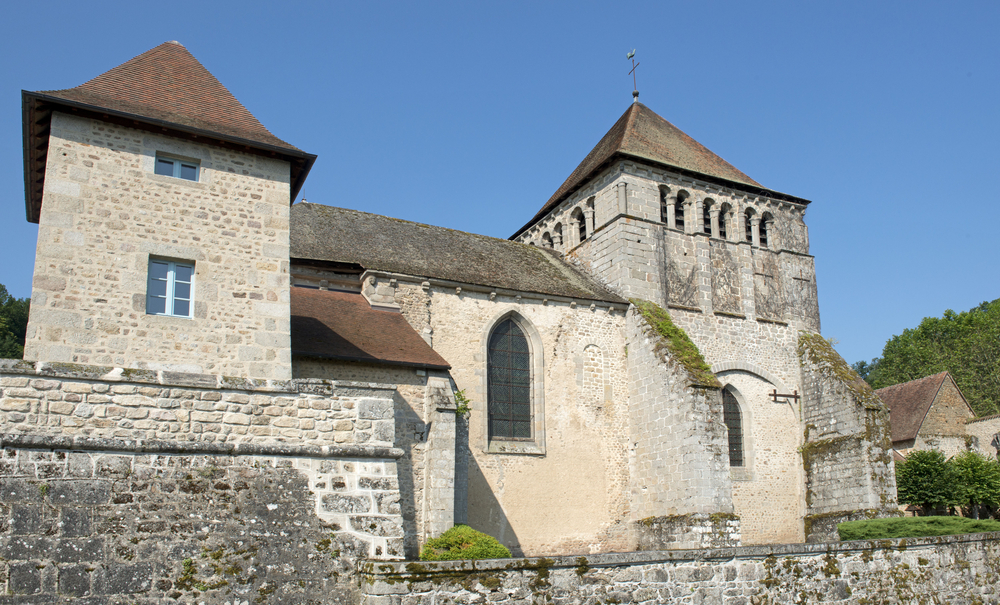 Moutier dAhun Creuse shutterstock 145839320, Bezienswaardigheden in Creuse