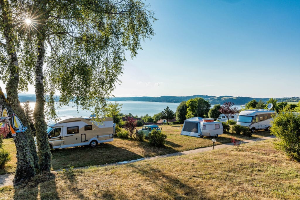 Camping Les Terrasses du Lac de Naussac ExtraLarge, campings in de Lozère