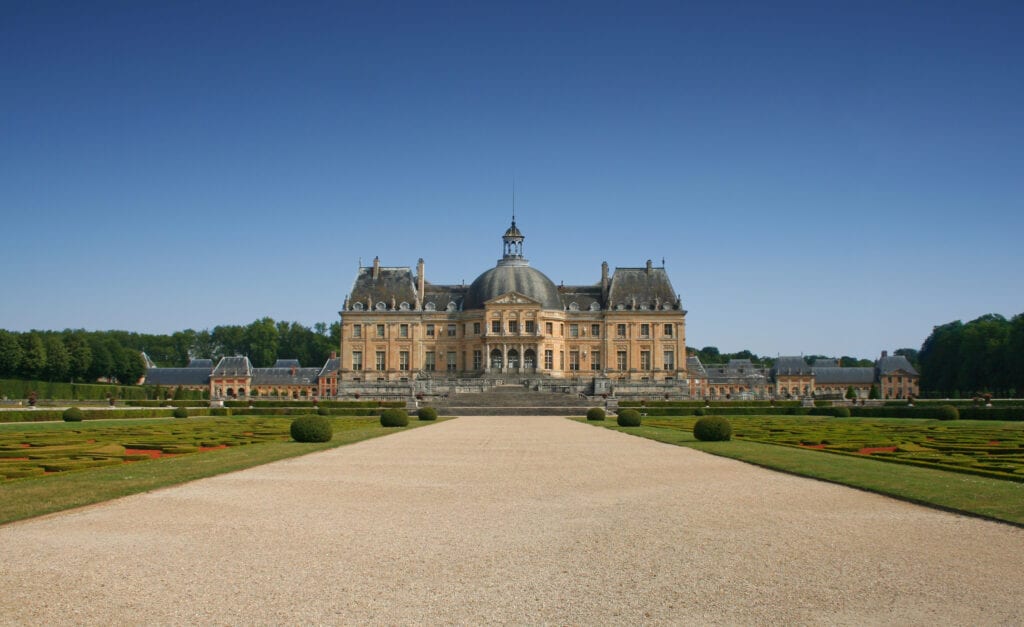 Chateau de Vaux le Vicomte Ile de France shutterstock 7089448,