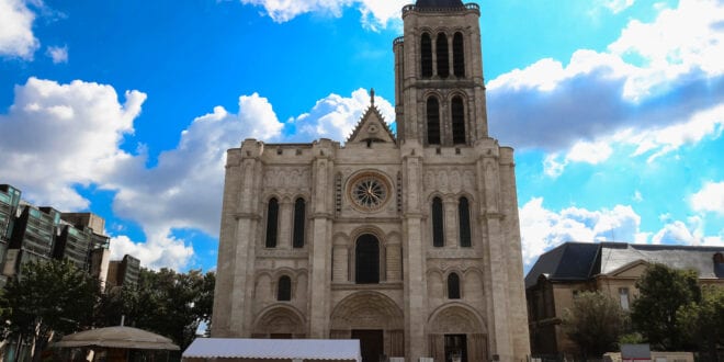 Baselique Cathedrale Saint Denis Seine Saint Denis shutterstock 709641667,