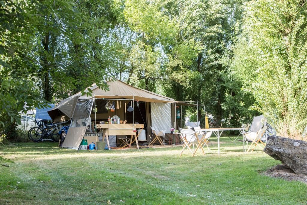 Frankrijk Le Grez Camping Les Tournesols ExtraLarge, Sarthe