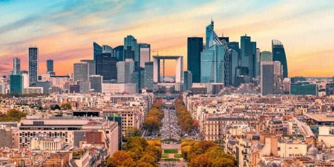 La Defense Hauts de Seine shutterstock 712036297,