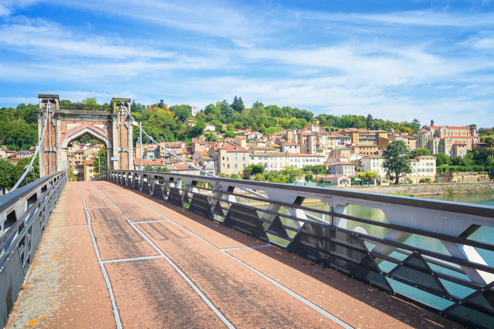 Trevoux Ain shutterstock 1305935458, Bezienswaardigheden in de Ain