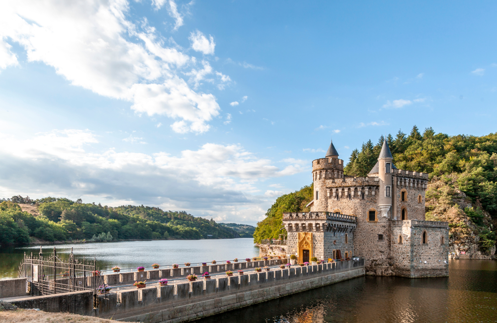 Chateau de la Roche Loire shutterstock 1494208025, Bezienswaardigheden in de Loire