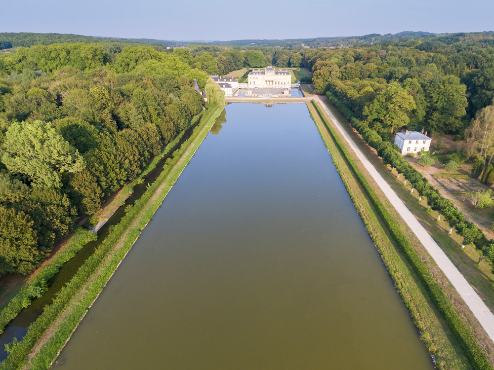 Chateau du Marais Esonne shutterstock 1208060569,