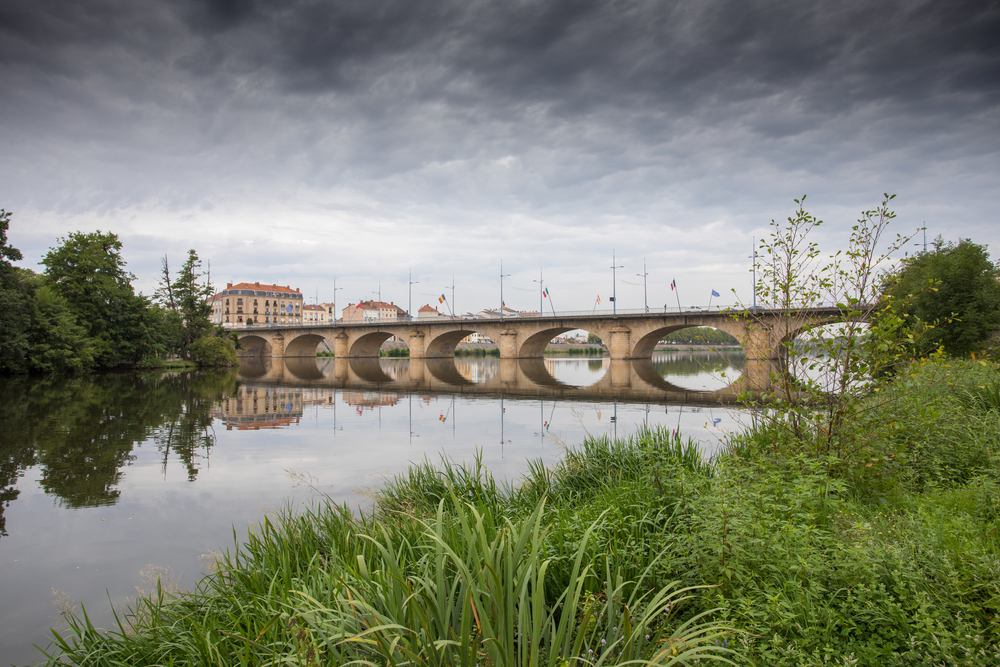 Roanne Loire shutterstock 706289284, Bezienswaardigheden in de Loire