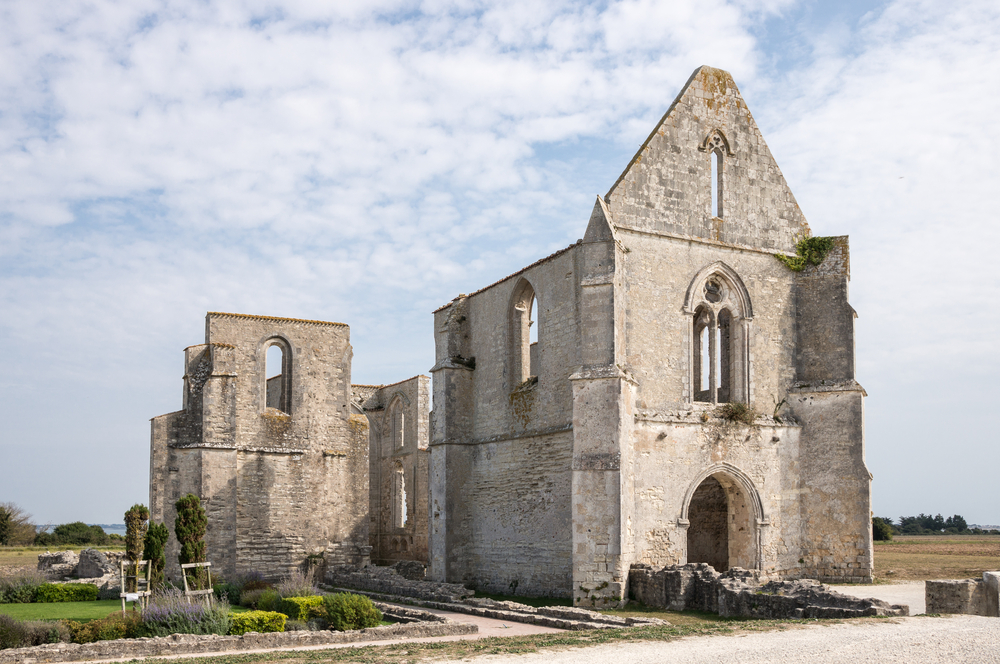Abbaye des Chateliers shutterstock 222252466, Bezienswaardigheden van Île de Ré