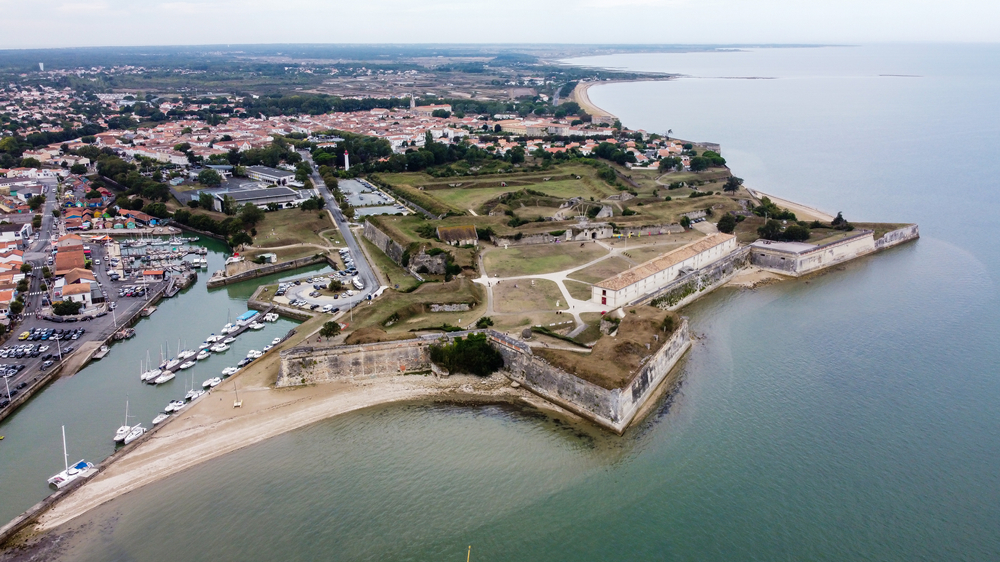Citadelle du Chateau dOleron Ile dOleron shutterstock 1803922648, Île d'Oléron
