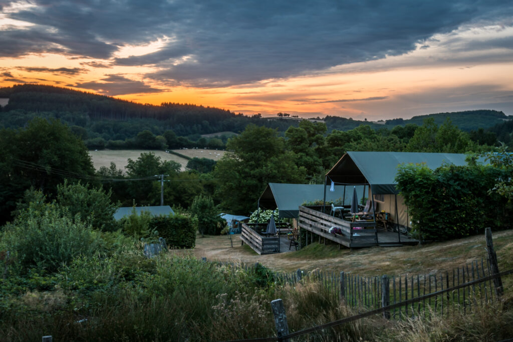 Morvan Rustique lodge tenten uitzicht 1, te koop landgoed frankrijk