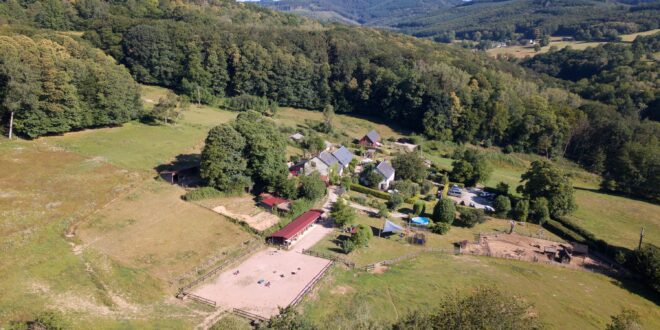 Vakantiedomein Morvan Rustique min, Campings aan een rivier in Frankrijk