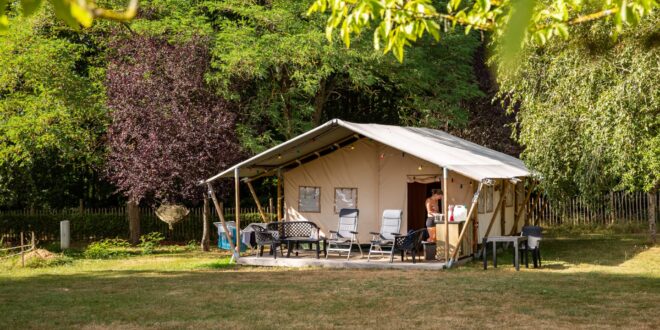 25 safaritenten in frankrijk camping dun le palestel 1, Campings aan een rivier in Frankrijk