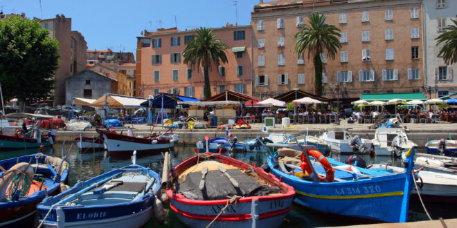 Ajaccio Corsica shutterstock 2118339, mooiste dorpjes van Corsica