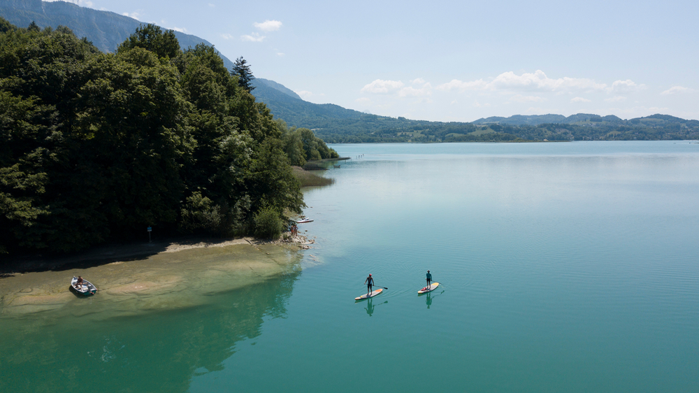 Lac dAiguebelette meren Franse Alpen shutterstock 1800319582, Mooie meren in de Franse Alpen