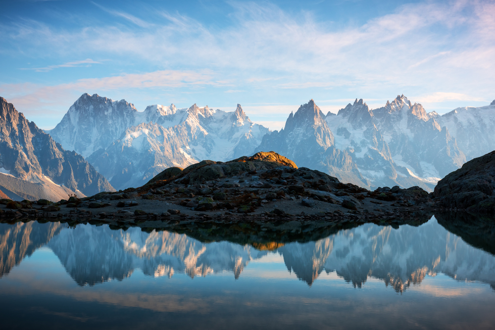 Lacs des Cheserys meren Franse Alpen shutterstock 1827385919, Mooie meren in de Franse Alpen