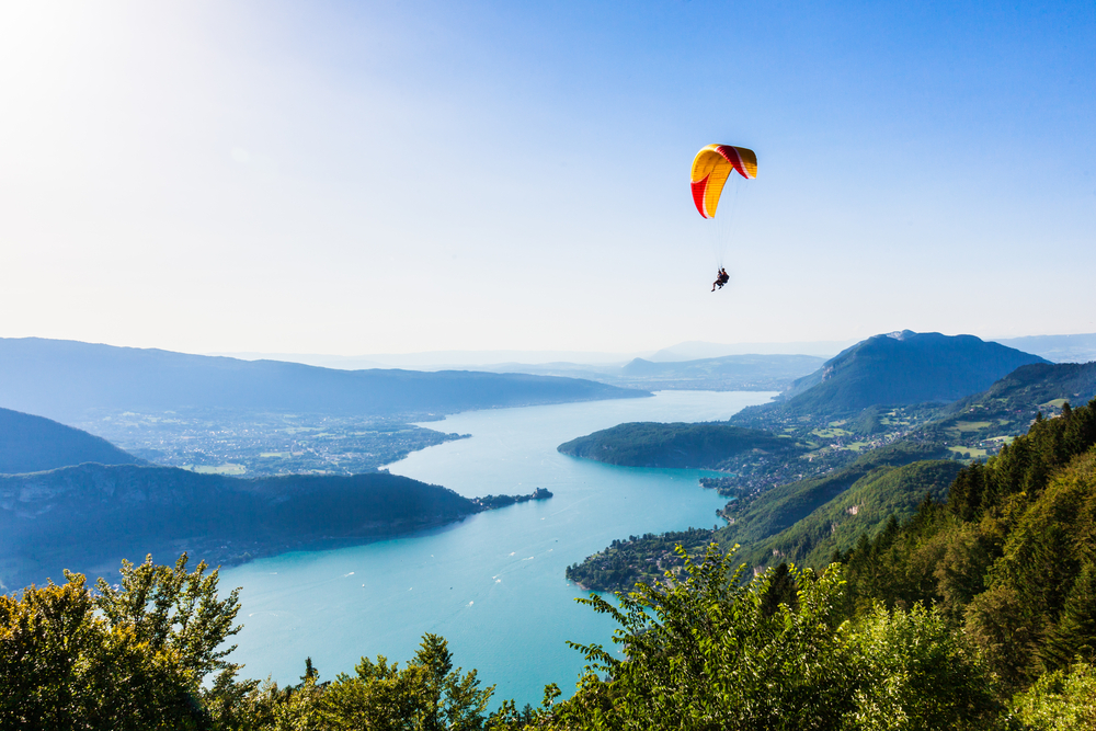 Meer van Annecy shutterstock 149033300, Mooie meren in de Franse Alpen