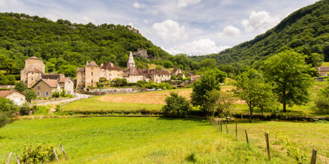 Baume les messieurs Jura mooiste dorpen frankrijk, meren morvan