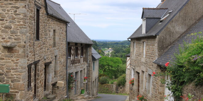 Moncontour Cotes dArmor 1, mooiste dorpjes Vaucluse