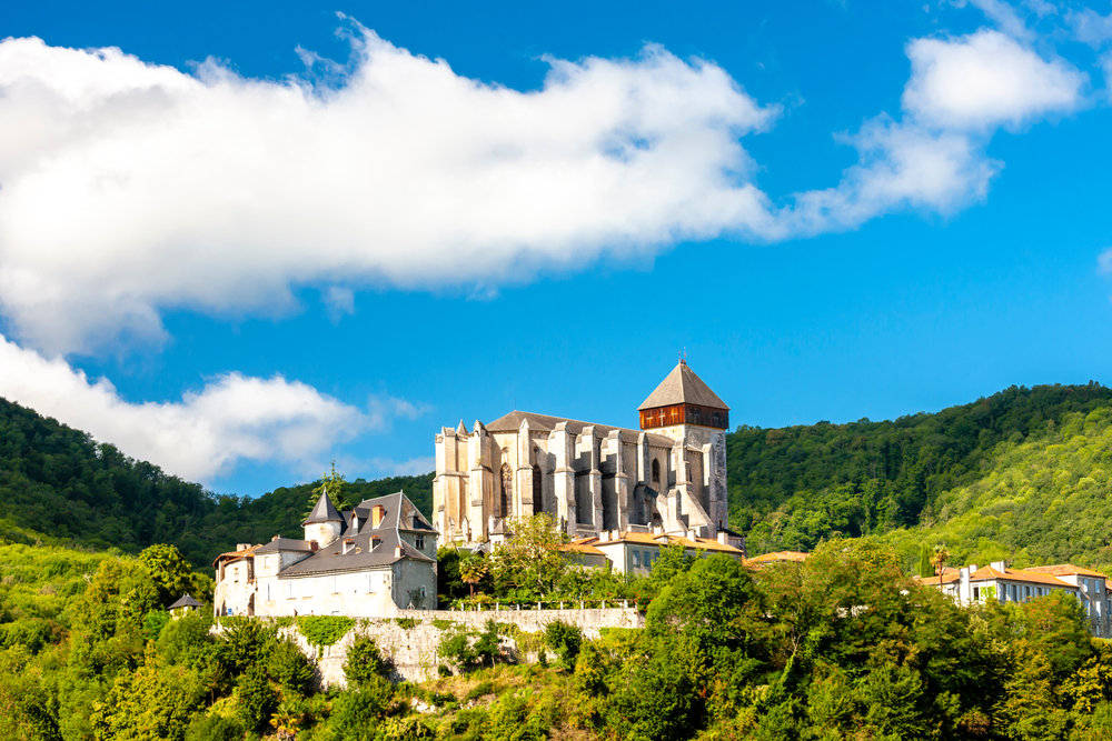 Saint Bertrand de Comminges pyreneeen dorpjes shutterstock 1758501383, Franse Pyreneeën