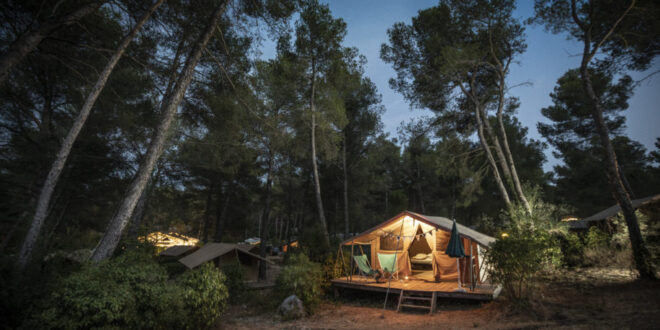 huttopia camping fontvieille 3, glamping frankrijk aan zee