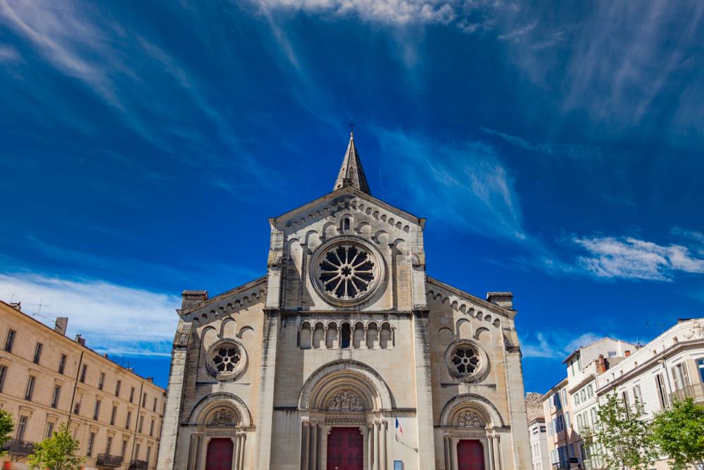 Eglise Saint Paul Nimes shutterstock 1398766403, Bezienswaardigheden Nîmes