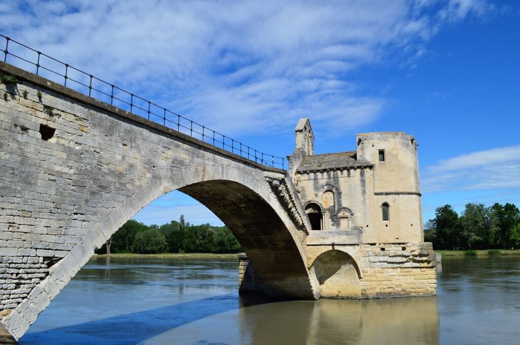 Pont dAvignon boog pvf, bruggen in Zuid-Frankrijk