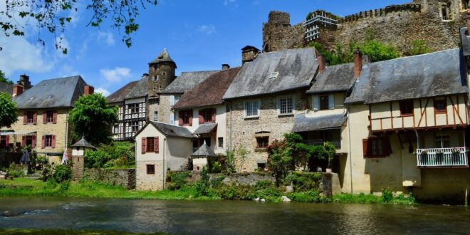 Segur le chateau 01 PVF, campings bij de Gorges du Tarn