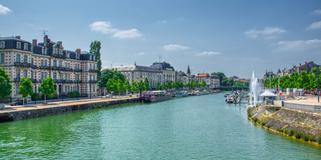 verdun Pont Chaussee shutterstock 1980227345, Verdun