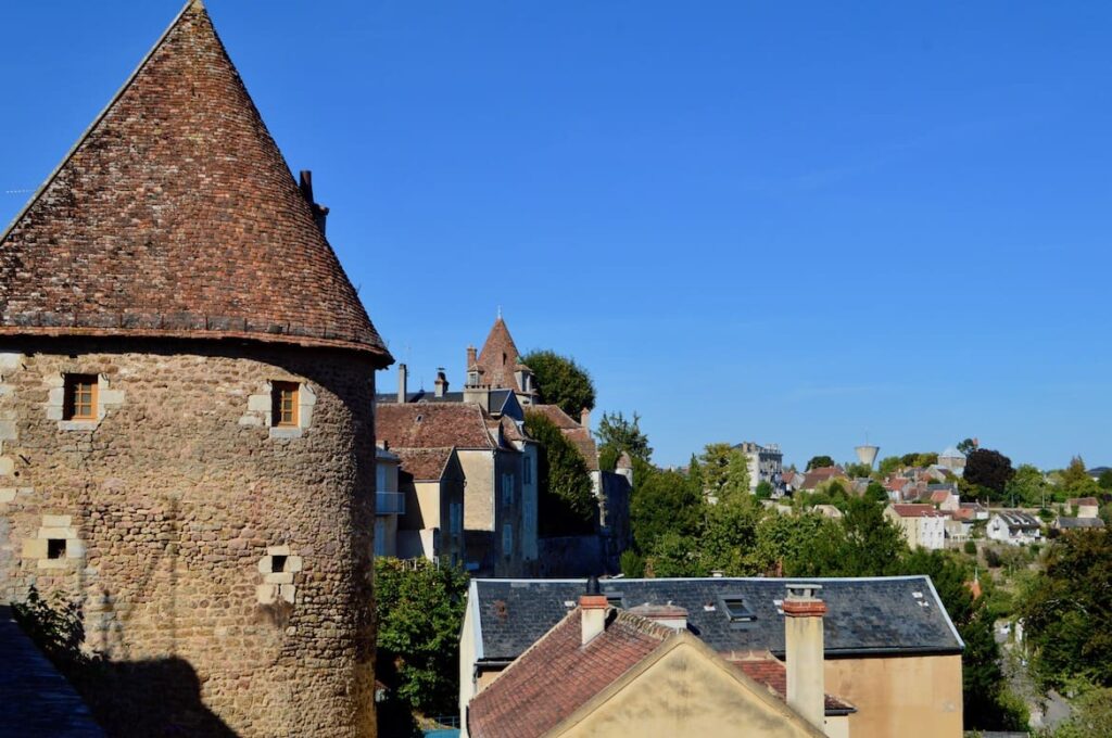 Avallon uitzicht PVF, De mooiste dorpjes en kastelen in het noorden van de Morvan