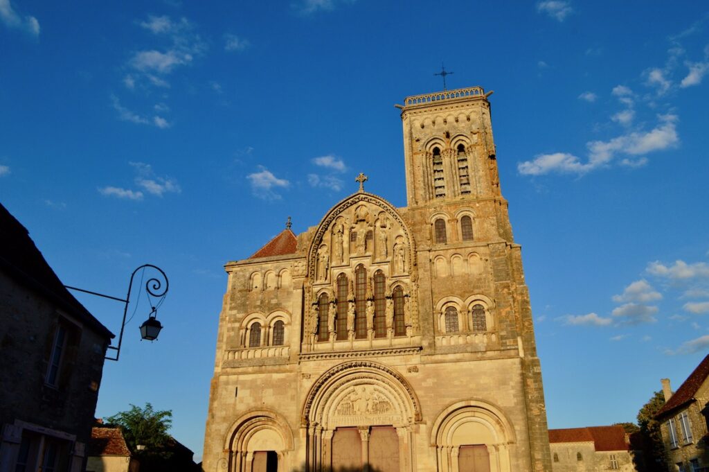 Basilique Vezelay PVF, De mooiste dorpjes en kastelen in het noorden van de Morvan