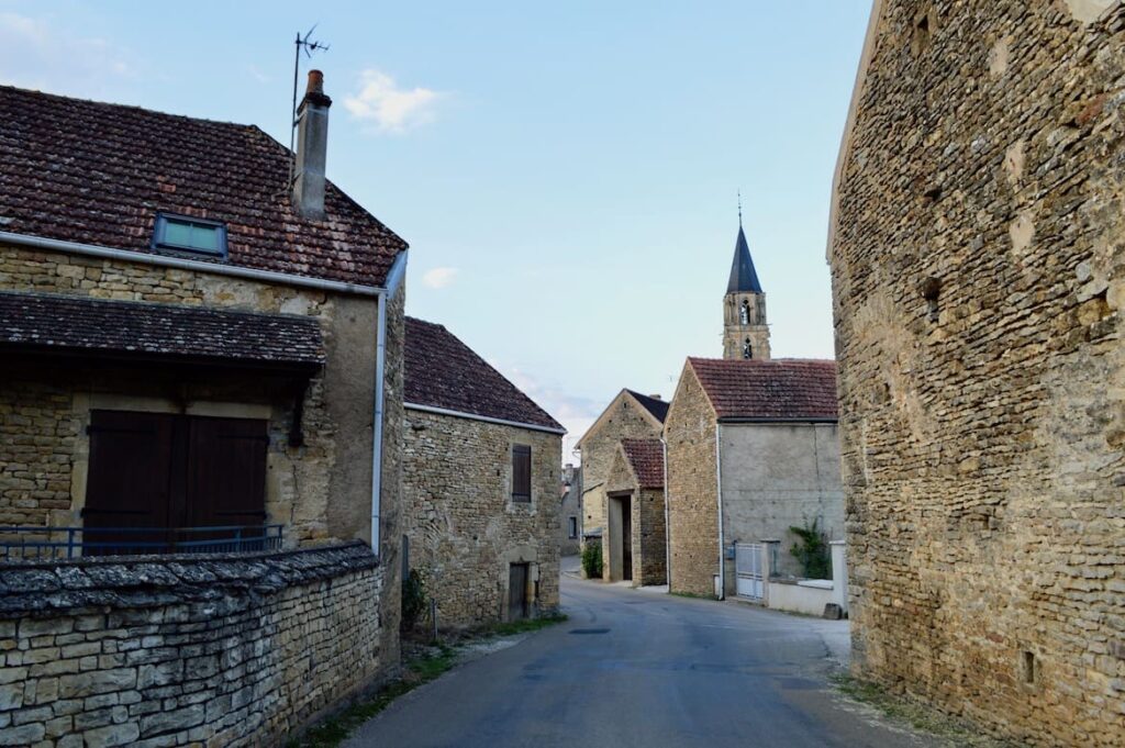 Saint pere PVF, De mooiste dorpjes en kastelen in het noorden van de Morvan