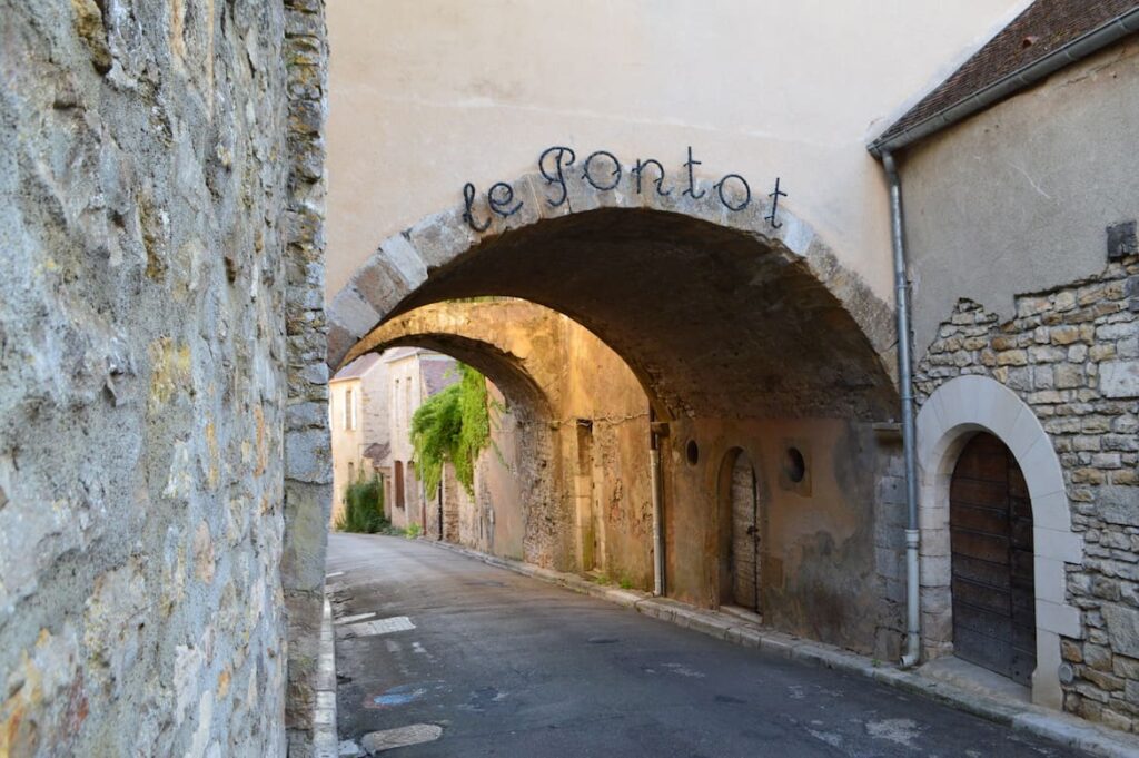 Vezelay poort PVF, De mooiste dorpjes en kastelen in het noorden van de Morvan