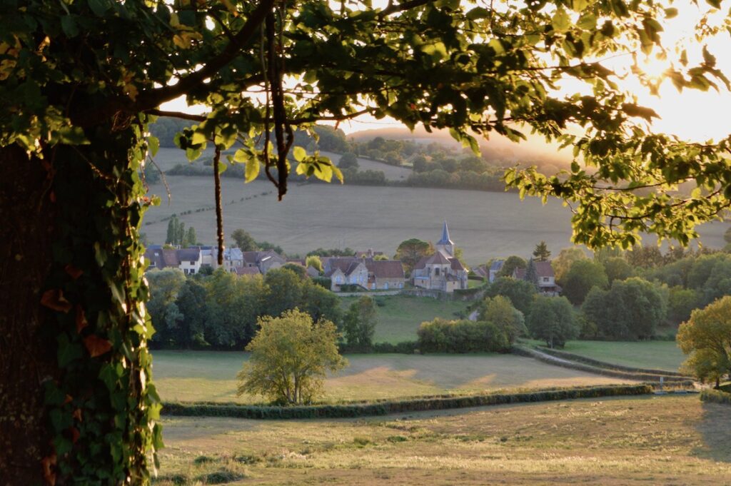 Zonsondergang bazoches PVF, De mooiste dorpjes en kastelen in het noorden van de Morvan