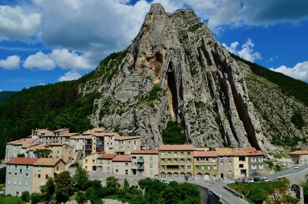 Sisteron rotswand PVF, Route Napoléon