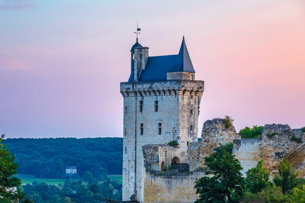 Chateau Chinon loirevallei bourgogne shutterstock 2233292697, Bourgogne