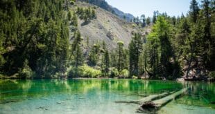 Lac Vert Franse Alpen Haute Savoie shutterstock 2034959711, Lac de Serre-Ponçon