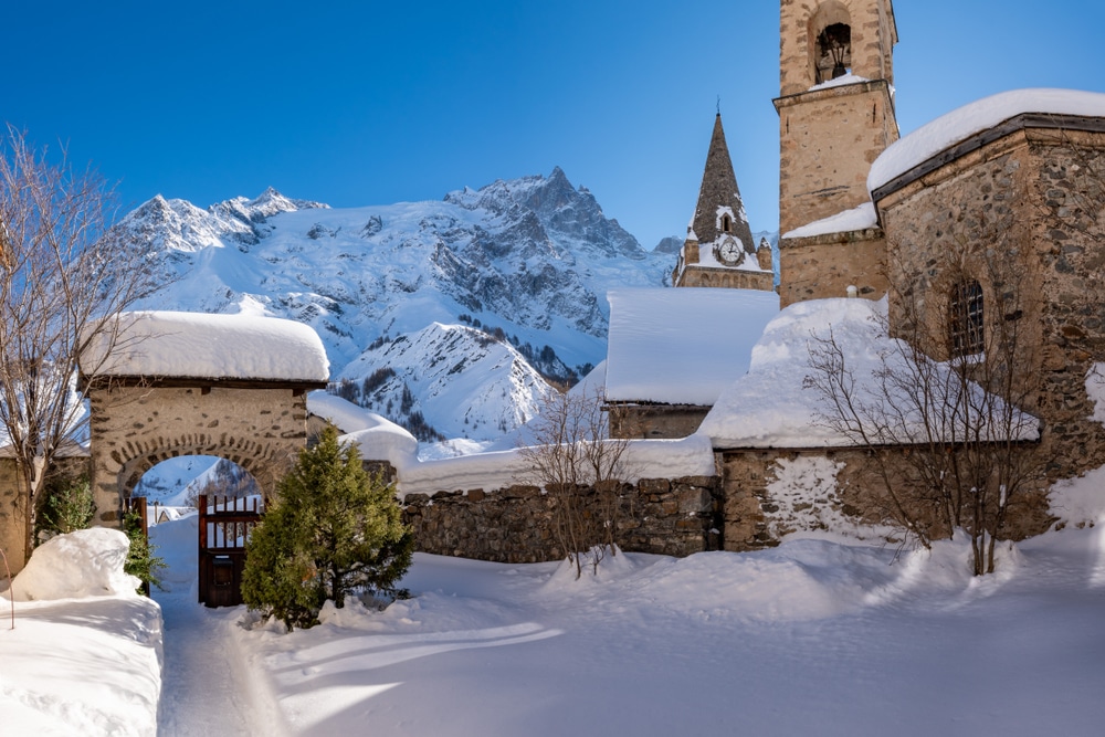 la grave franse alpen shutterstock 1343231684, dorpen Franse Alpen
