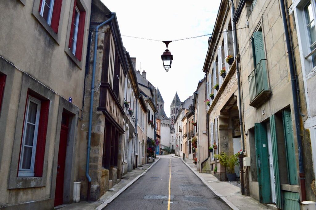 Autun petite rue chauchien PVF, Autun Morvan