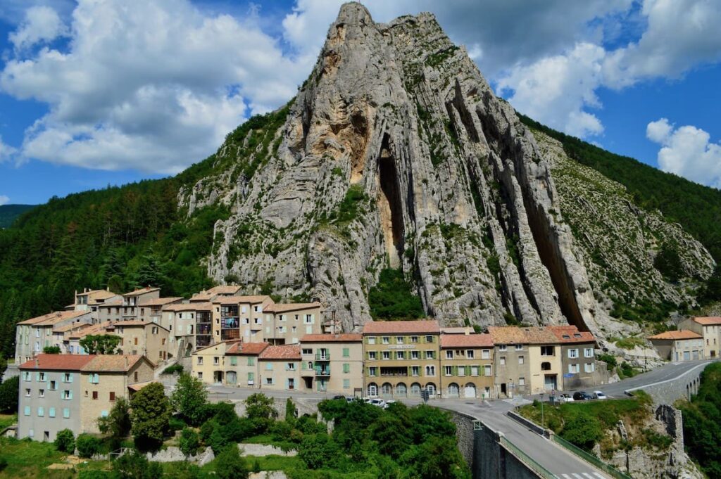 Sisteron rocher baume PVF, Sisteron