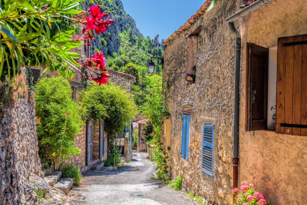 Moustiers Sainte Marie shutterstock 462292489, Moustiers Sainte Marie