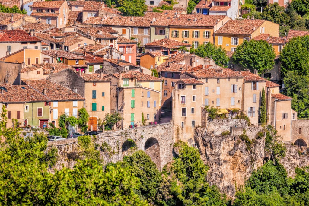 Moustiers Sainte Marie shutterstock 462314773, Moustiers Sainte Marie