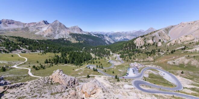 Col DIzoard Route des Grandes Alpes shutterstock 2058828248, Stad en natuur Frankrijk
